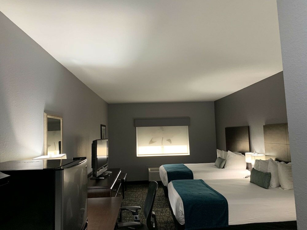 Фото Best Western Plus Olive Branch Hotel & Suites