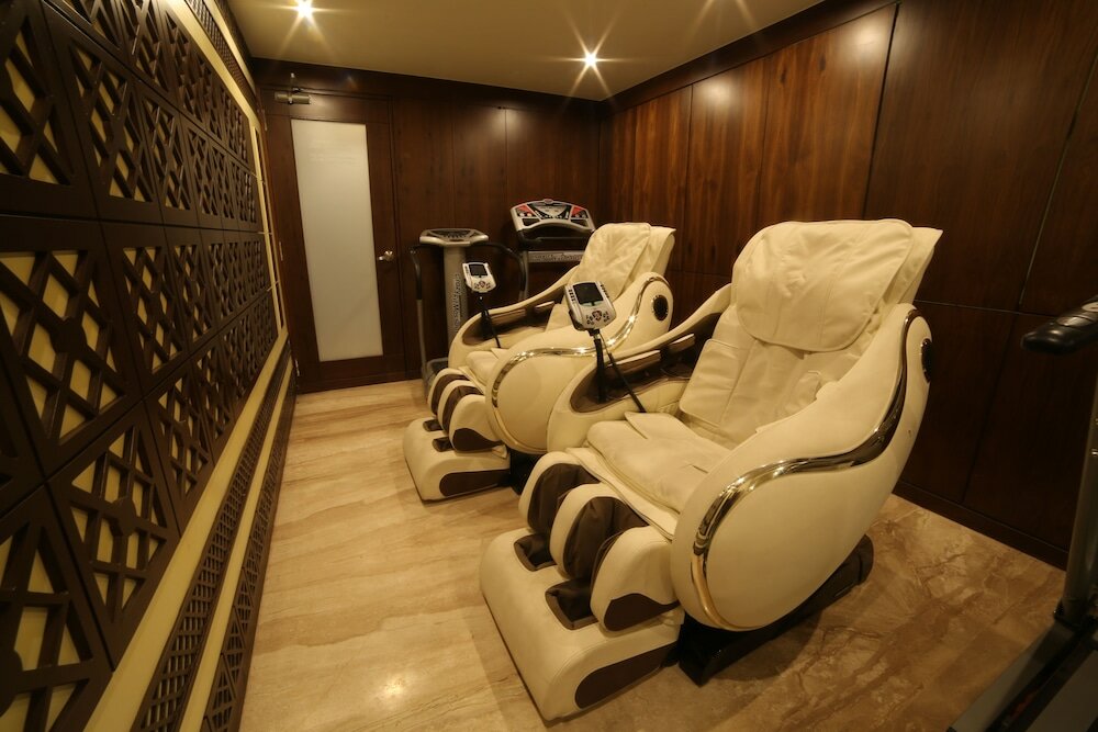 Фото Hotel Grandpragati