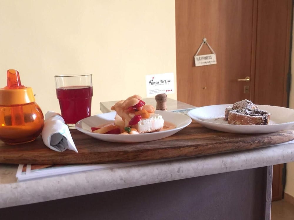 Фото Naples to live