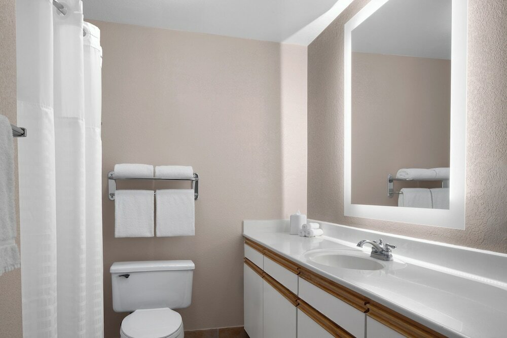 Фото Larkspur Landing South San Francisco - An All-Suite Hotel