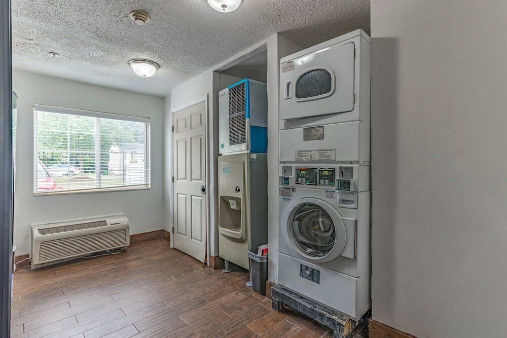 Фото Motel 6 Charlotte - University