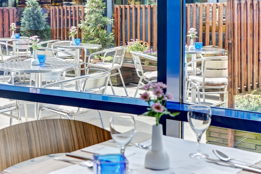 Фото IntercityHotel Hamburg-Altona