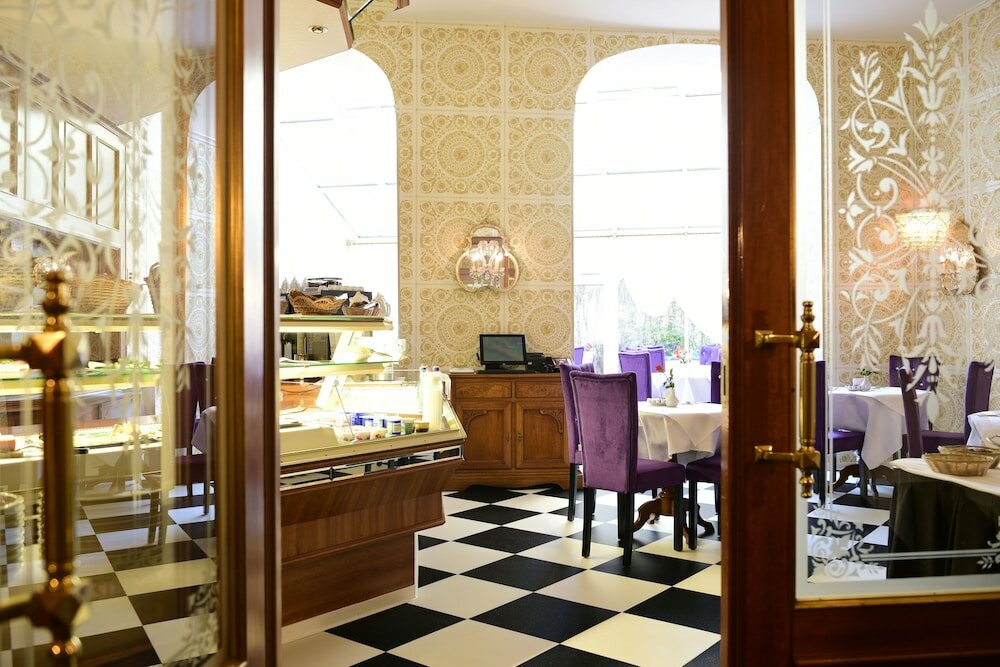 Фото Hotel Alexandra