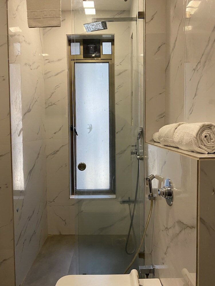 Фото Theory9 Premium Serviced Apartments Khar