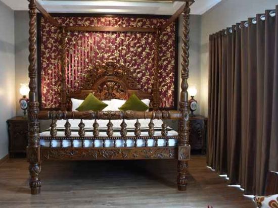 Фото Chunlee Grand Hotel