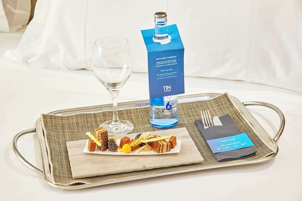 Фото NH Sevilla Plaza de Armas