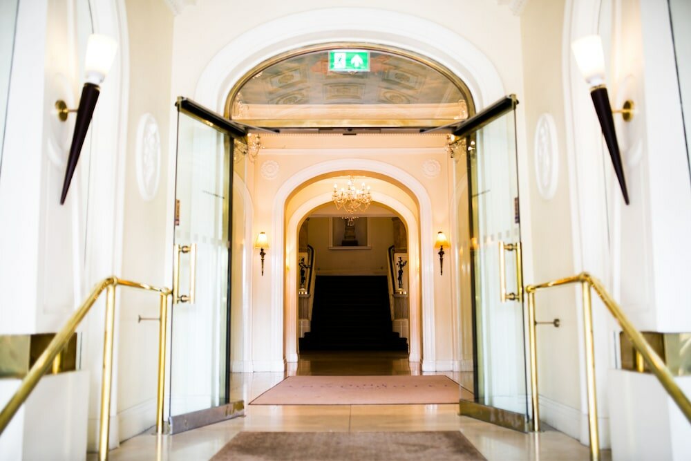 Фото The Angel Hotel