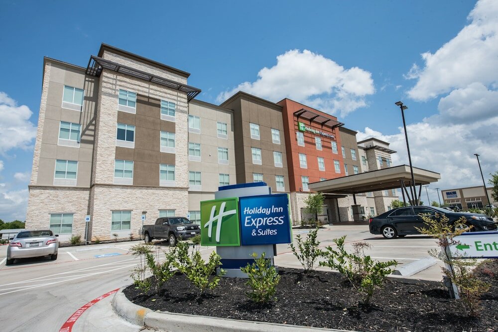 Фото Holiday Inn Express & Suites Houston - Hobby Airport Area, an Ihg Hotel