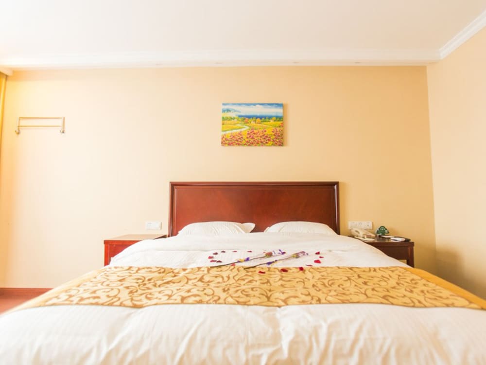 Фото GreenTree Inn New District Hospital of People s Hospital MingLiu Express Hotel