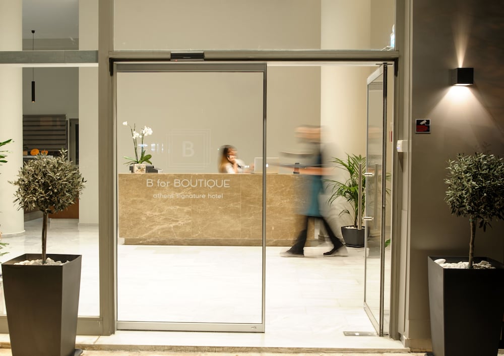 Фото B4b Athens Signature Hotel