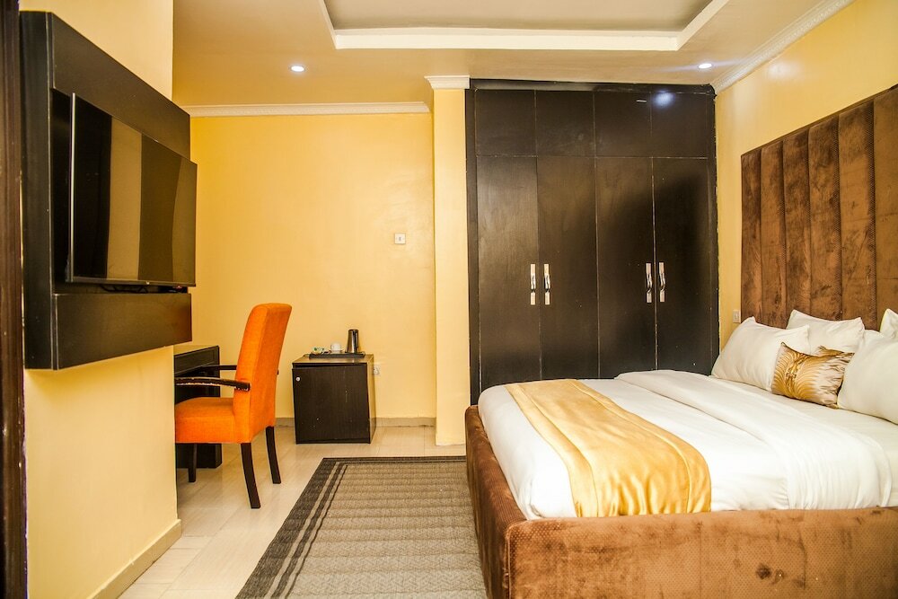 Фото CribVille Hotel & Suites