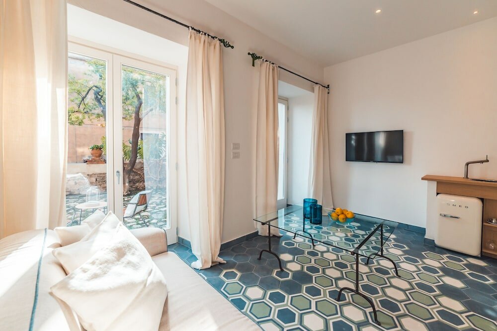 Фото Medousa Bistrot & Suites