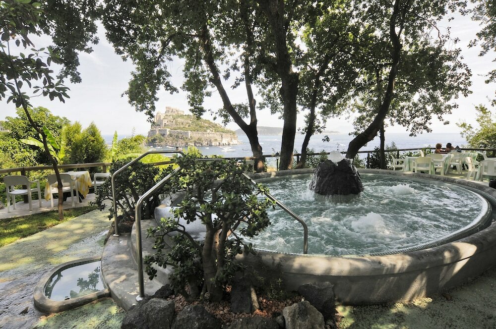 Фото Hotel Giardino delle Ninfe e La Fenice