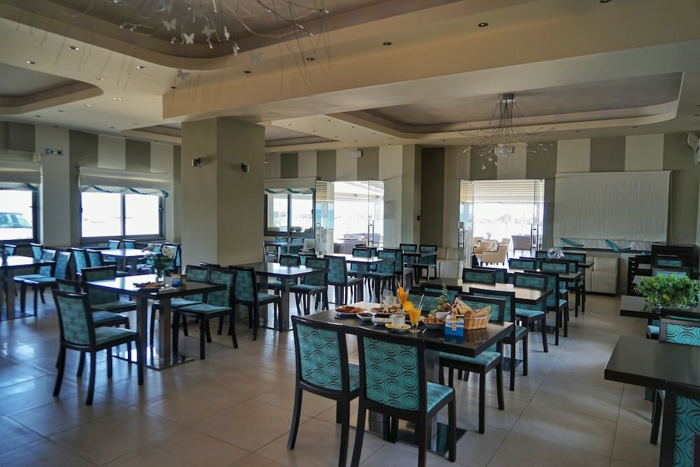 Фото Kokoni Beach Hotel