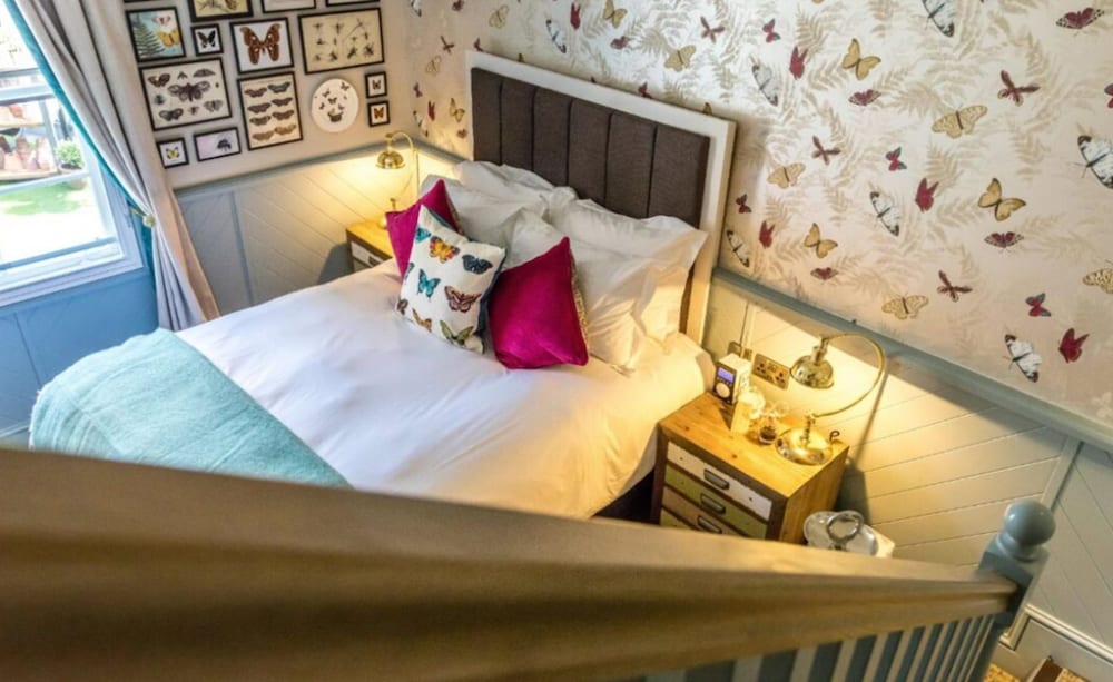 Фото The Hand & Spear