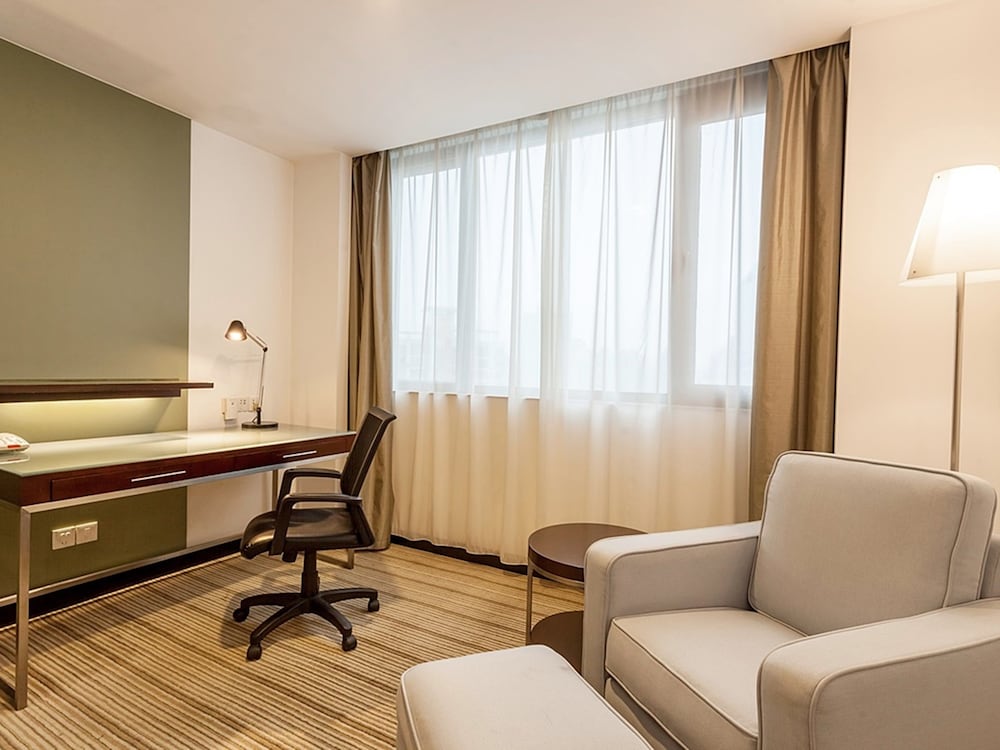 Фото Holiday Inn Shanghai Vista