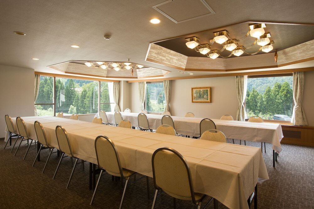 Фото Tateyama Kokusai Hotel