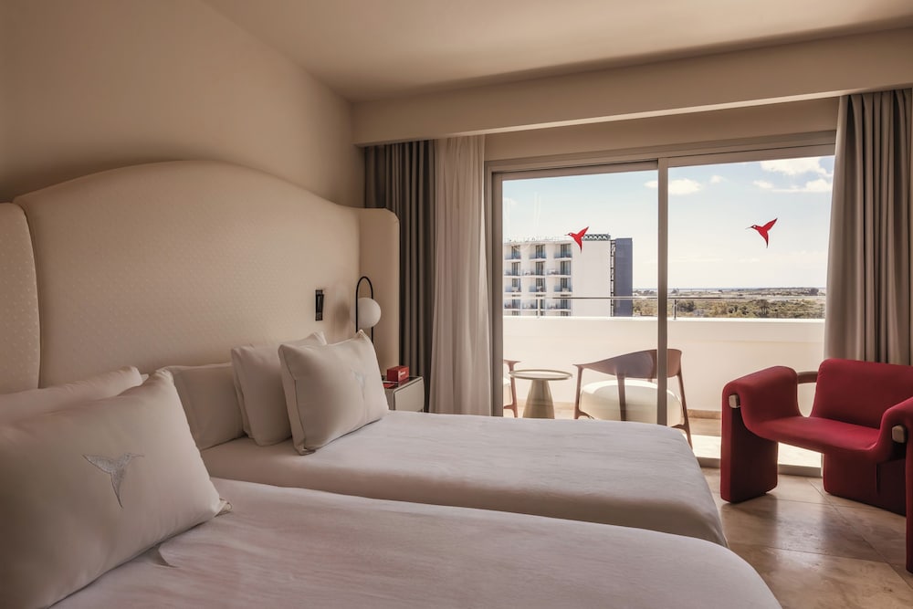 Фото Ushuaia Ibiza Beach Hotel - Adults Only