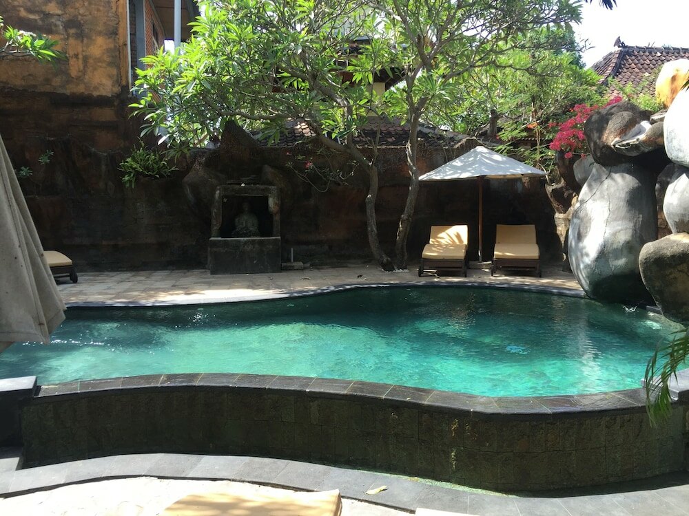 Фото Chonos Hotel Lovina