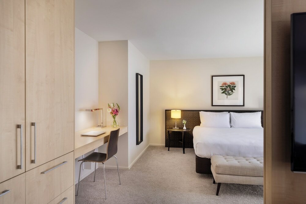 Фото Greenlane Suites