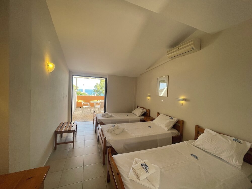 Фото Benitses Arches