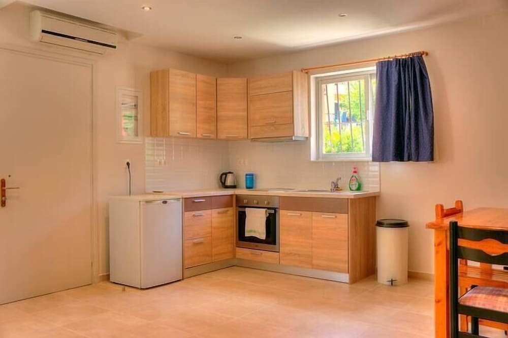 Фото Benitses Arches