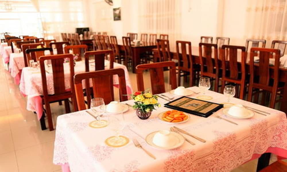 Фото Douangpraseuth Hotel