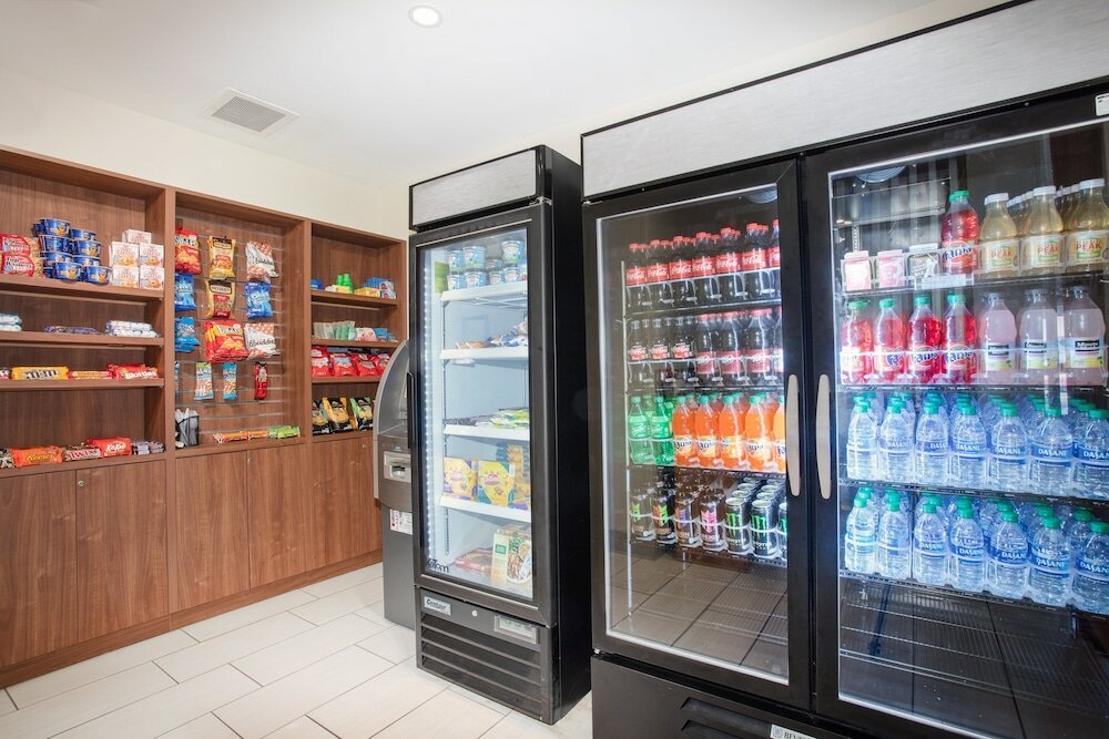 Фото Holiday Inn Express & Suites Manhattan, an Ihg Hotel