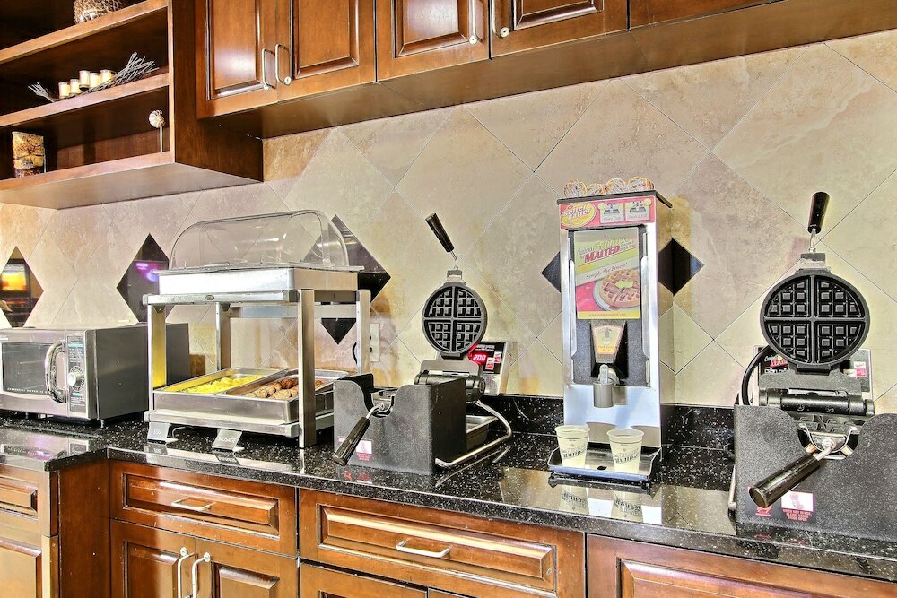 Фото Best Western Savannah Historic District