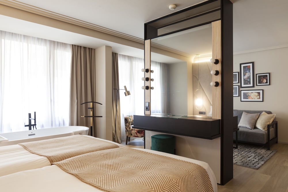 Фото Nivia Born Boutique Hotel