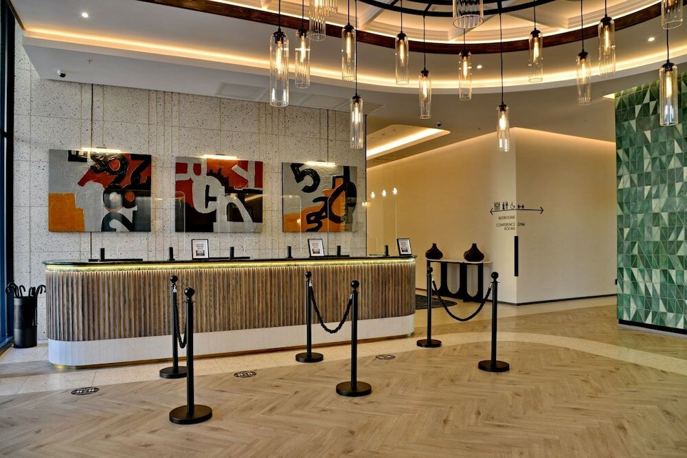 Фото Courtyard Hotel Waterfall City