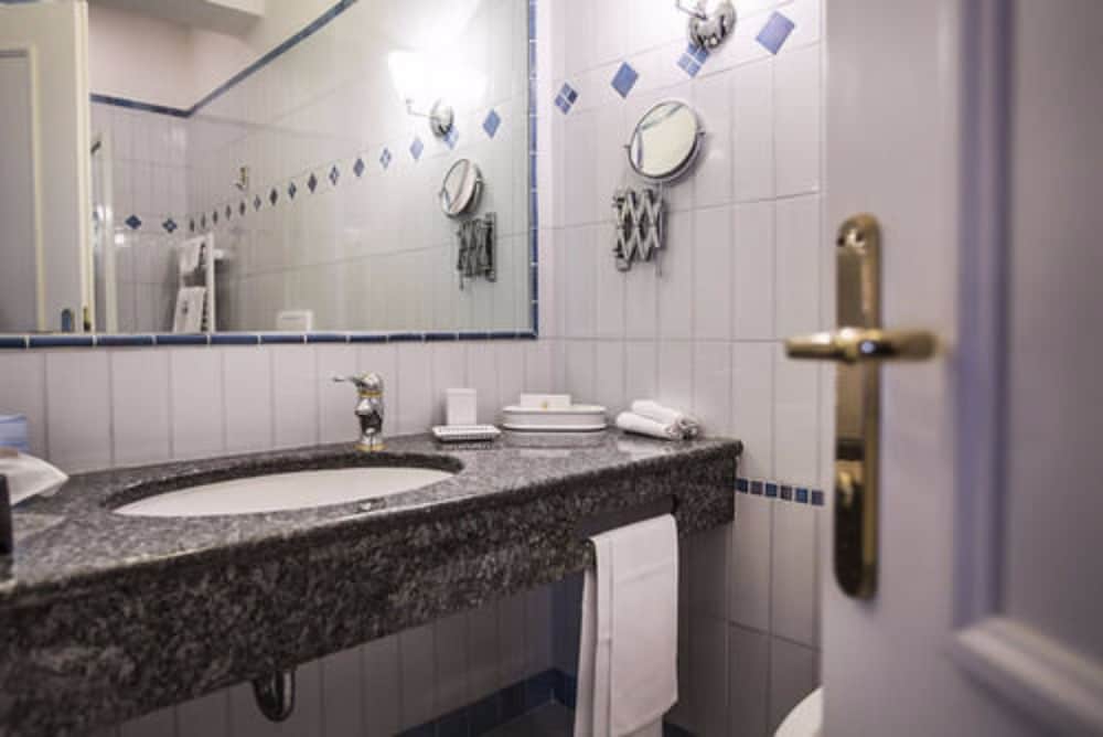 Фото Hotel Regina Adelaide