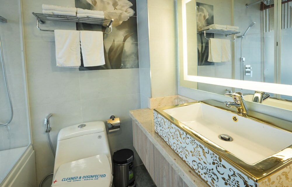 Фото Lotus SaiGon Hotel