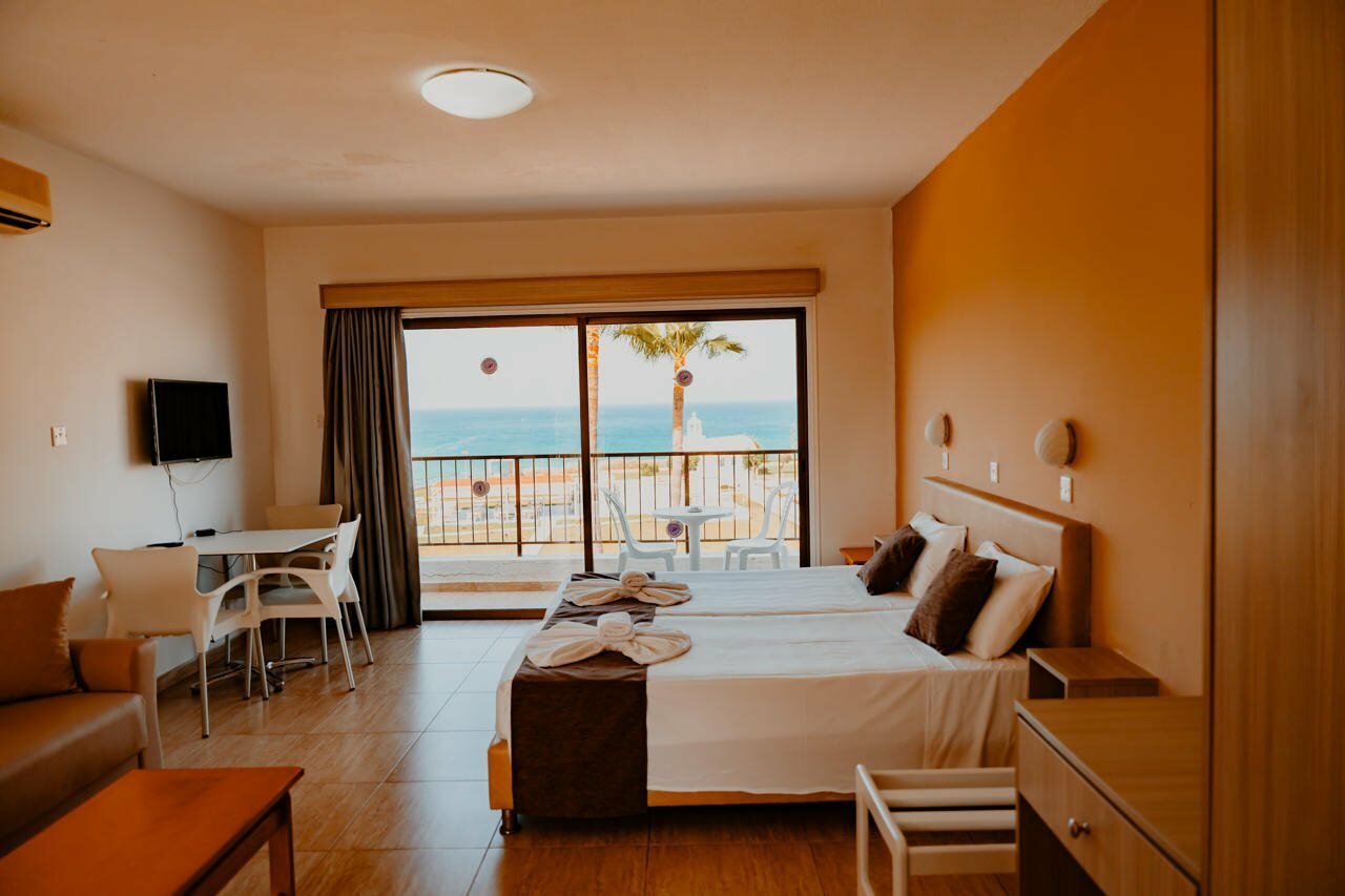 Фото Penelope Beach Hotel Apts