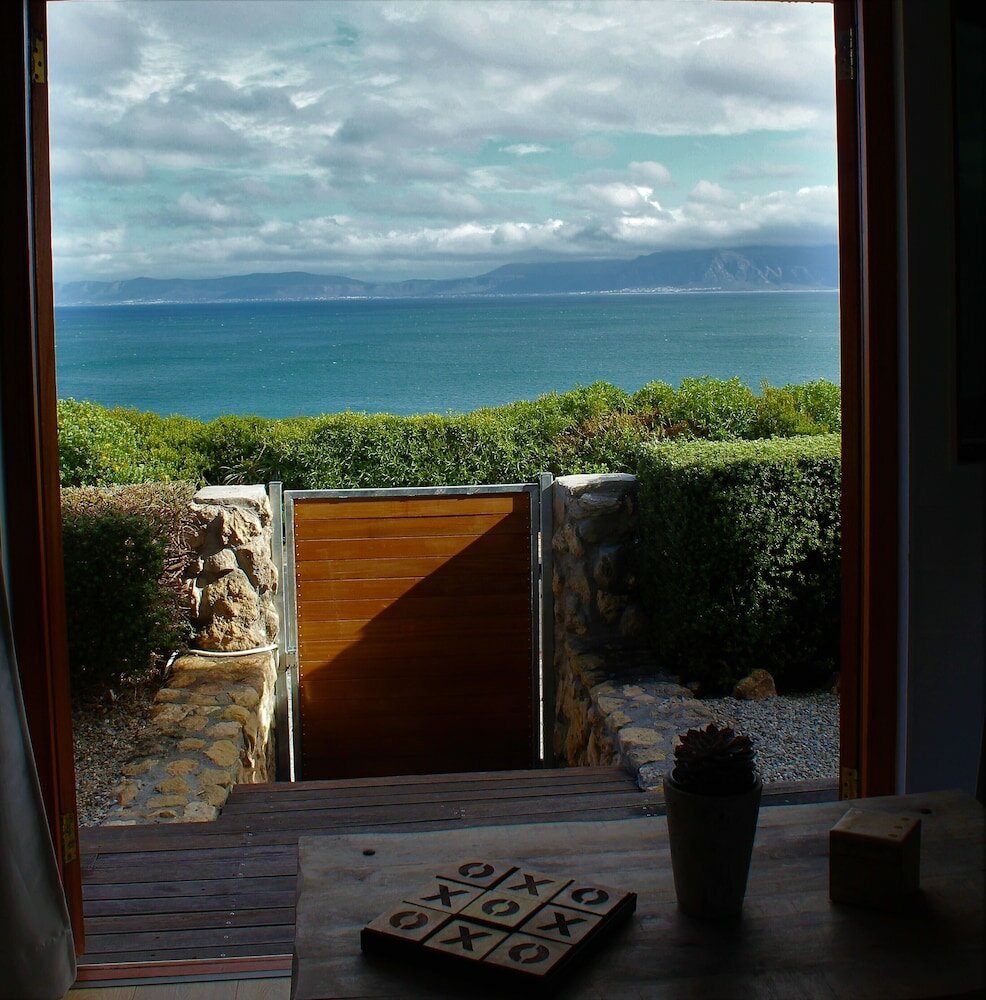 Фото Kleinzee Oceanfront Guesthouse