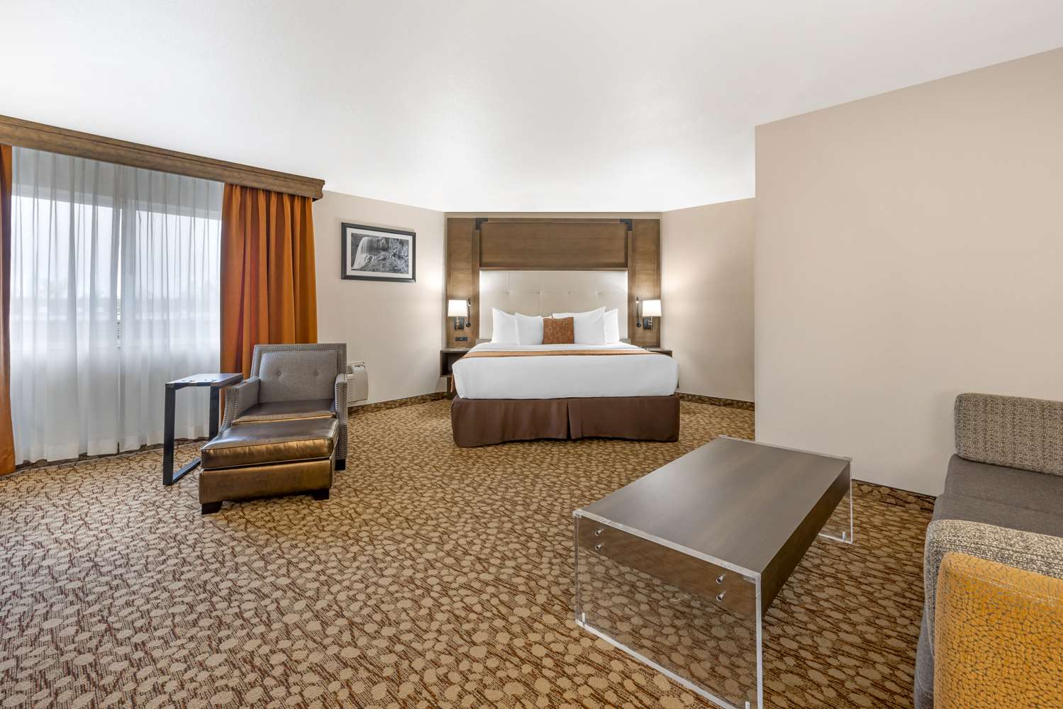 Фото Best Western Plus Mill Creek Inn