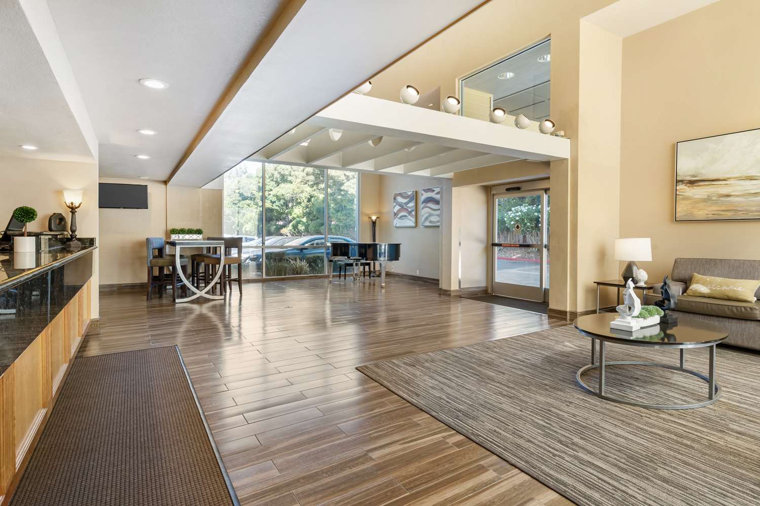 Фото Best Western Plus Heritage Inn