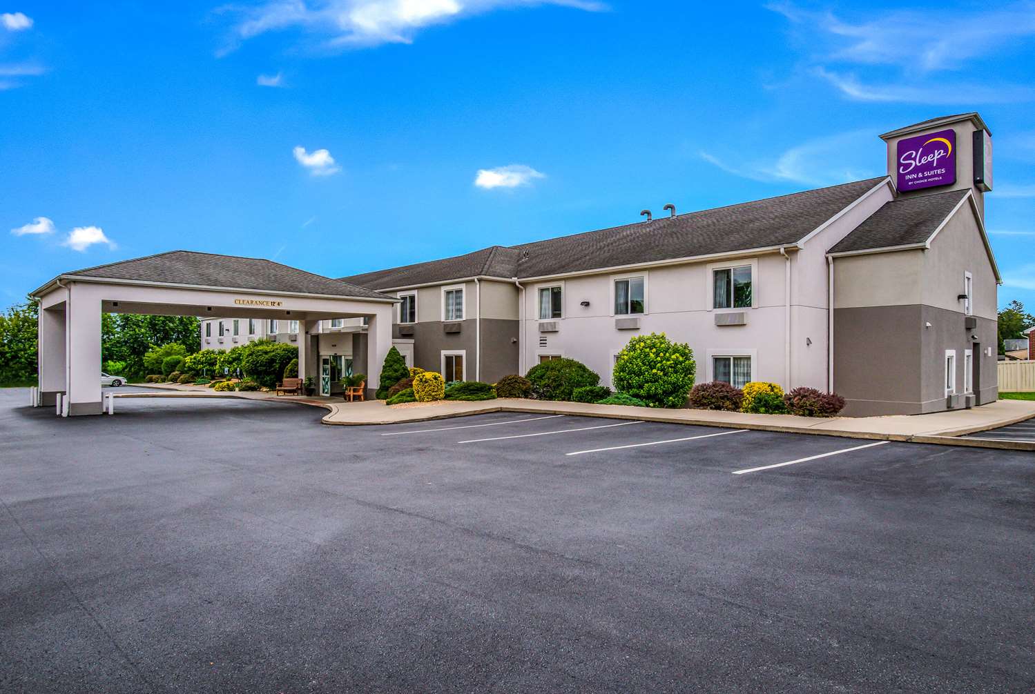 Фото Sleep Inn & Suites