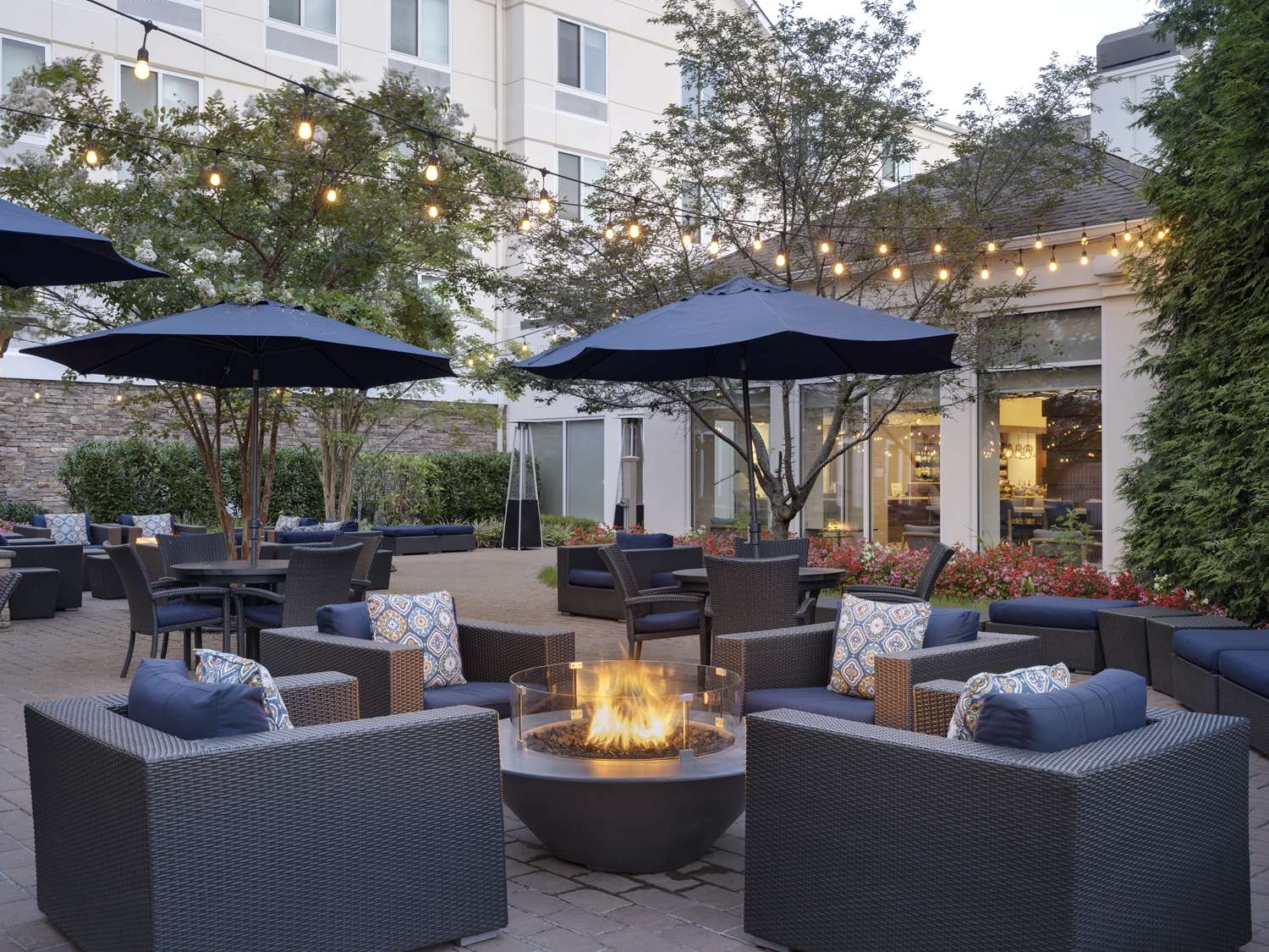 Фото Hilton Garden Inn Melville