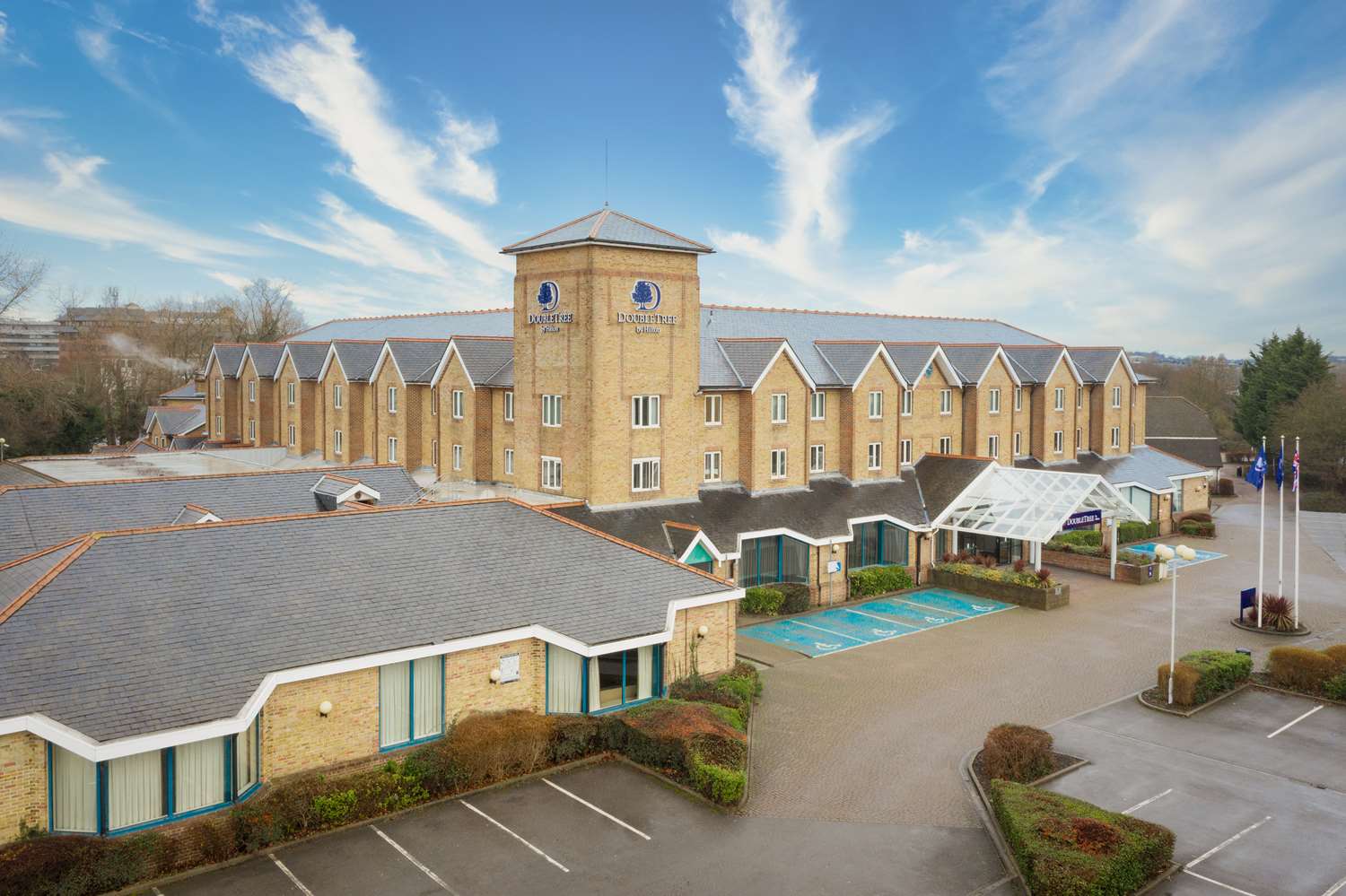 Фото DoubleTree by Hilton London Elstree