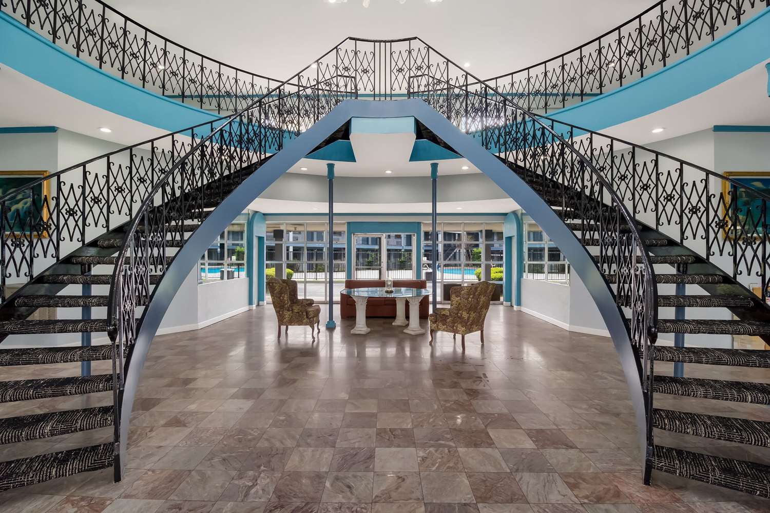 Фото Midtown Inn