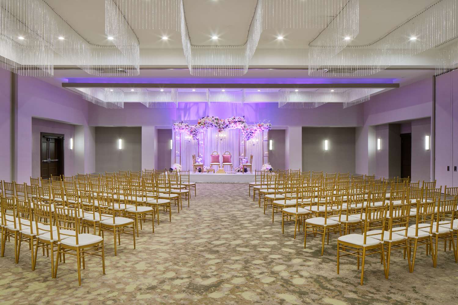 Фото Hilton Hasbrouck Heights