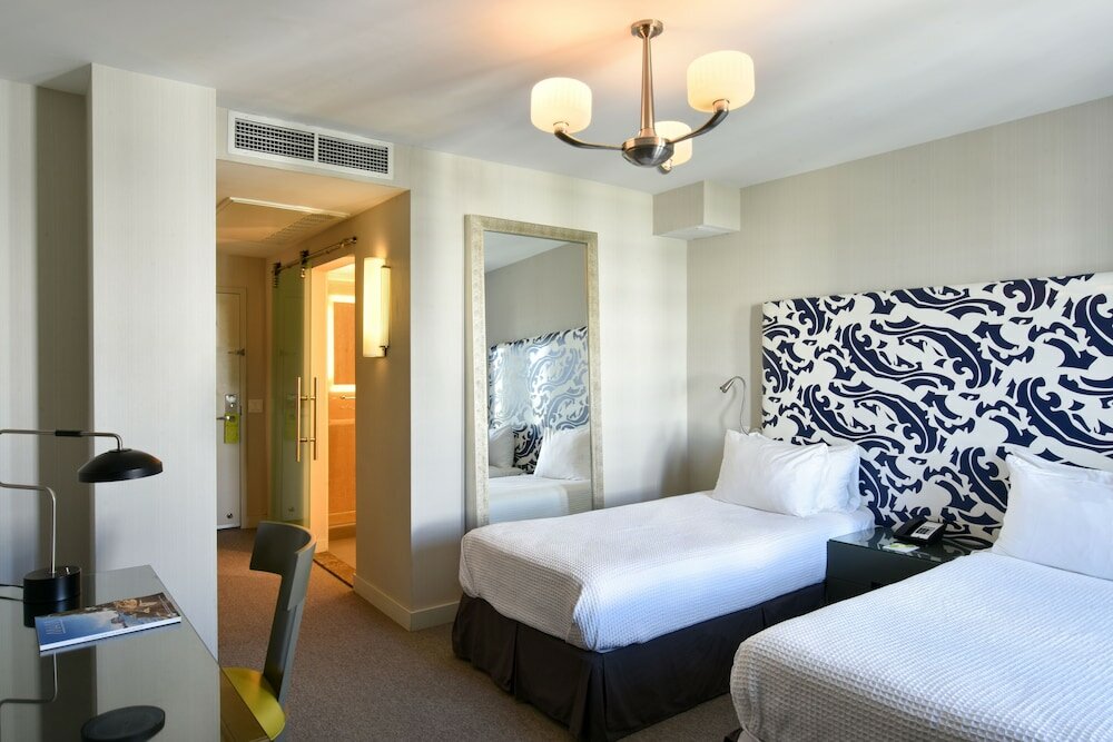 Фото Hotel Breakwater South Beach