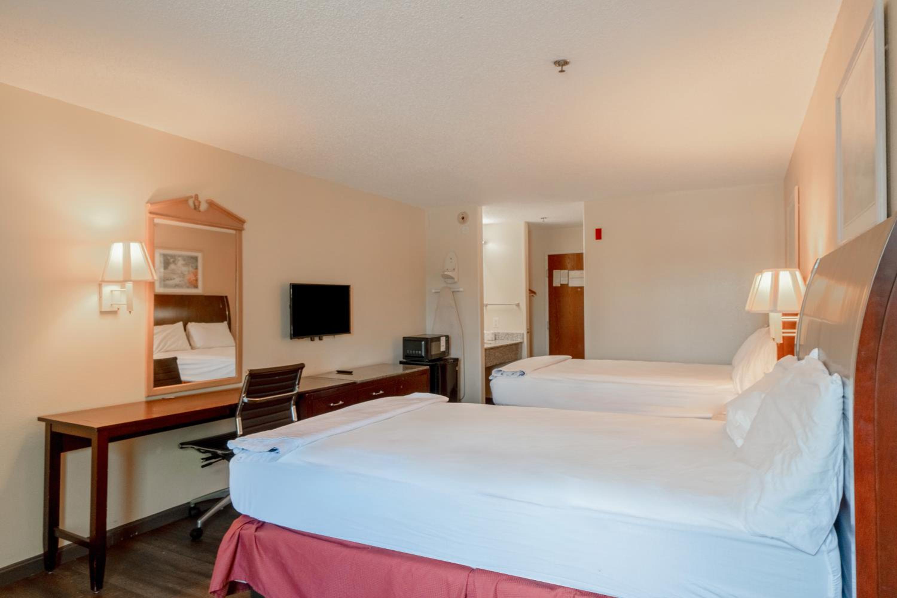 Фото Fairway Inn La Porte