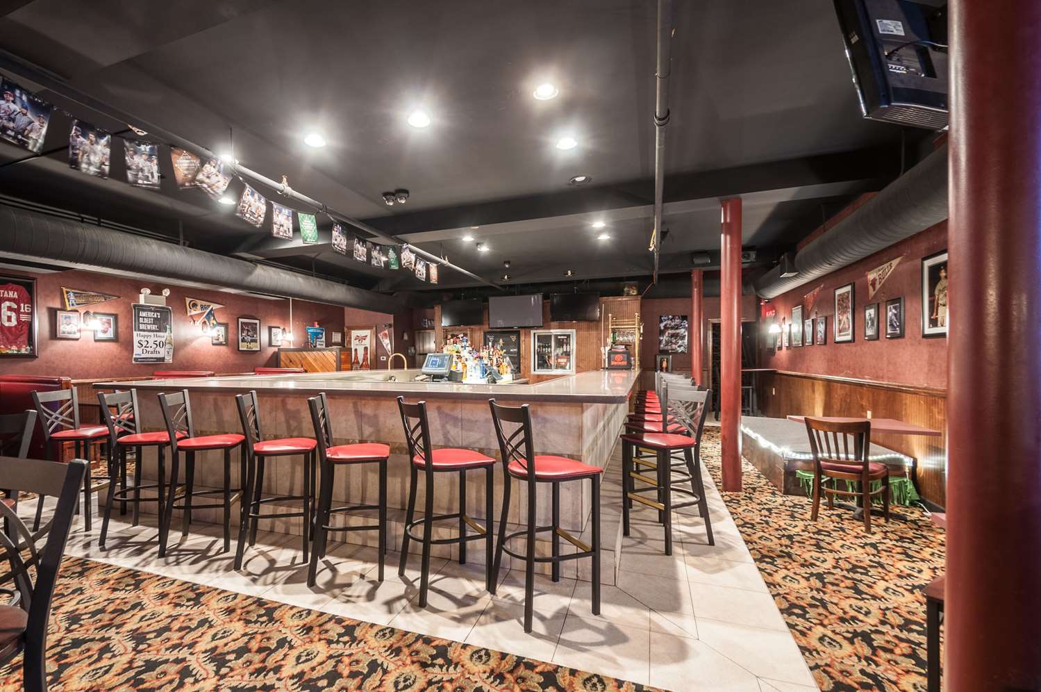 Фото Rodeway Inn & Suites