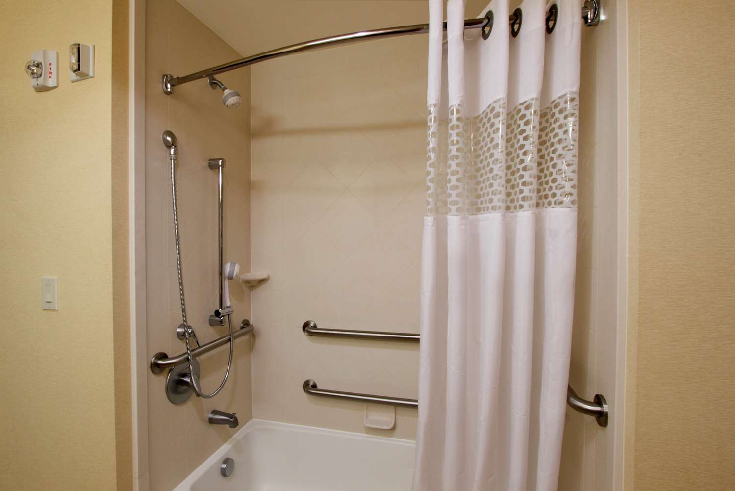 Фото Hampton Inn Beeville