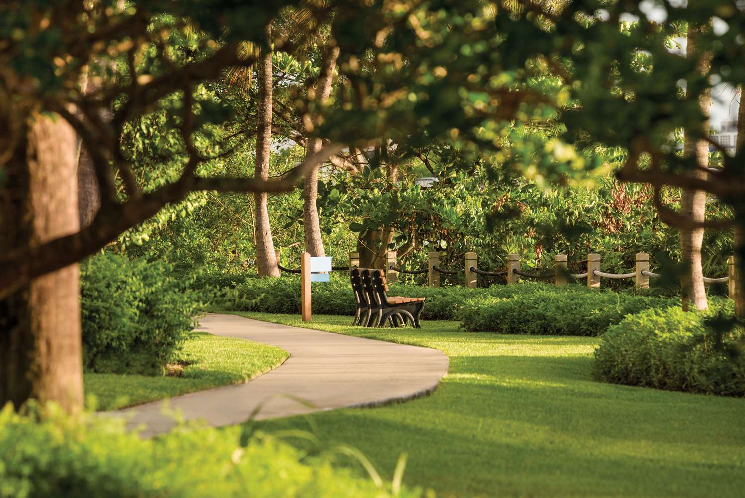 Фото Hilton Miami Airport Blue Lagoon