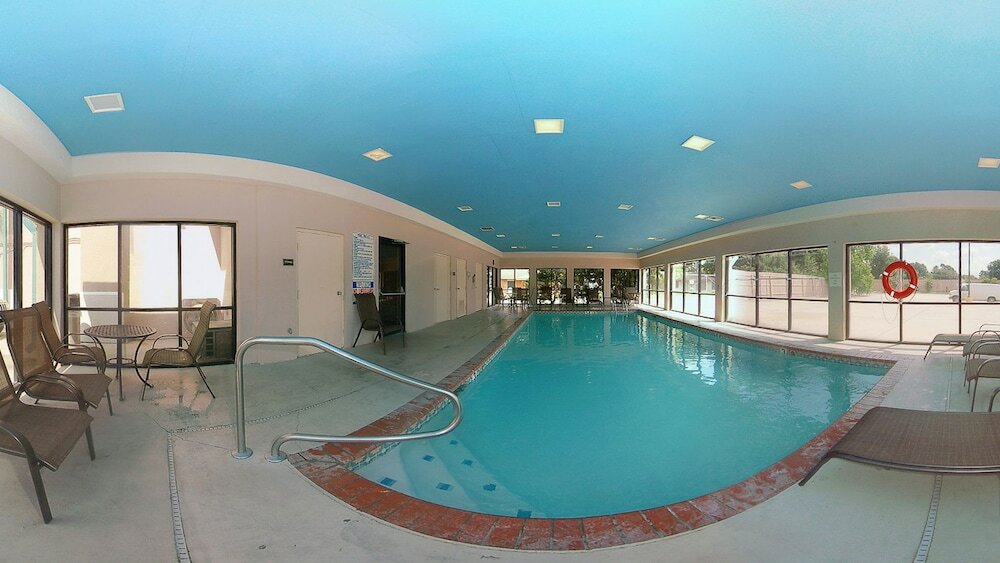 Фото Quality Inn & Suites Lafayette