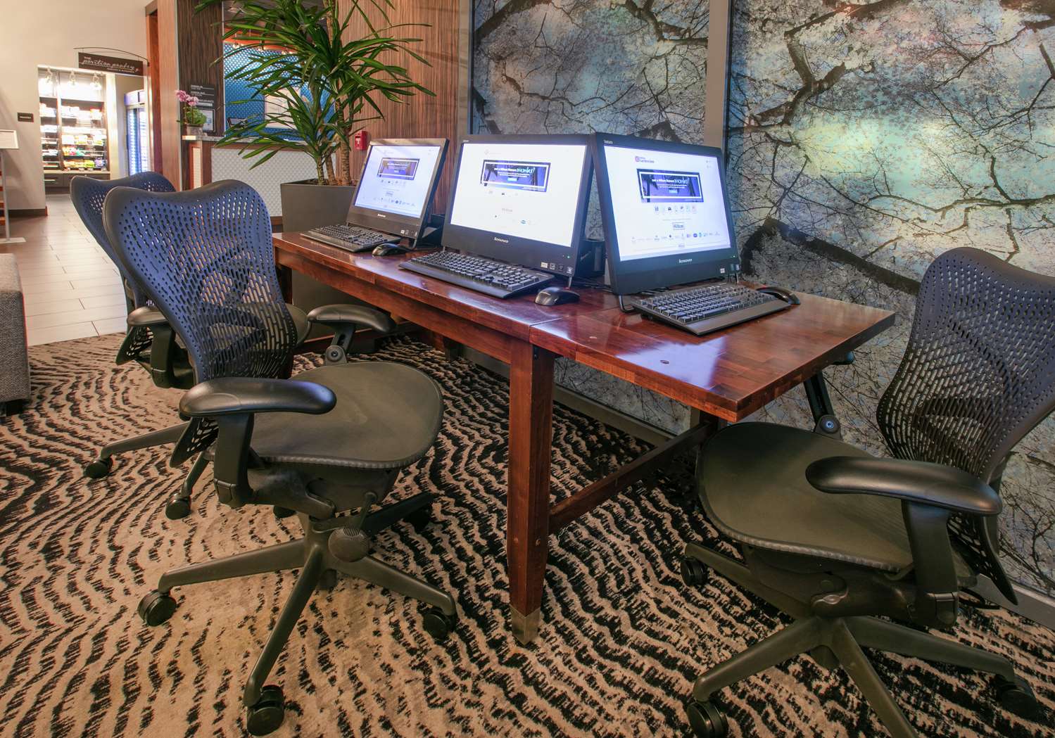 Фото Hilton Garden Inn Seattle Downtown