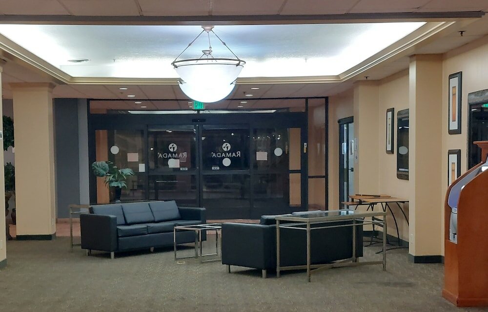 Фото Ramada by Wyndham Reno Hotel and Casino